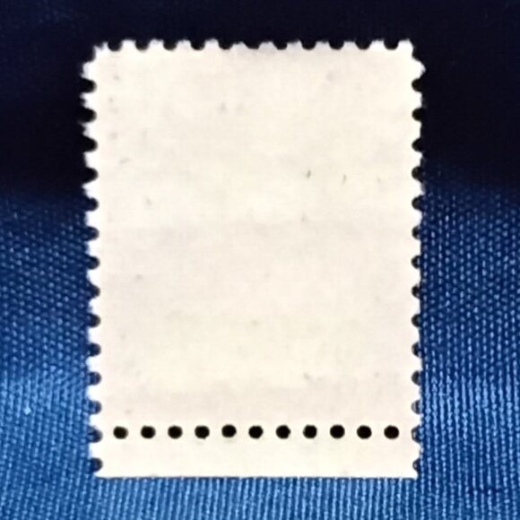 Uncirculated USA 1978 I Left my Lamp Beside the Golden Door 16 Cent Stamp!! - Picture 2 of 2